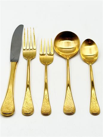 SUPREME CUTLERY ~ Golden Flamenco ~ 5 Piece Service For 8 ~ 50 Total Pieces