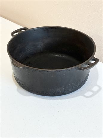 WAGNER WARE ~ Cast Iron Dutch Oven Pot