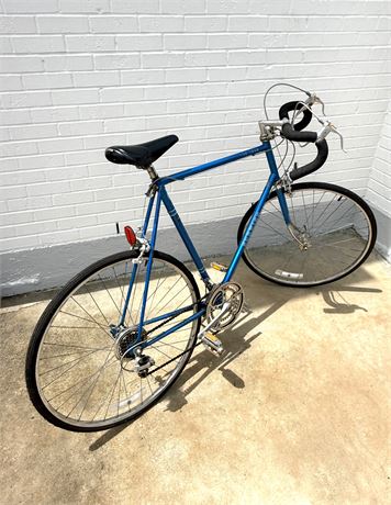 1981 Sky Blue Schwinn Le Tour Men's 10-Speed Road Bicycle