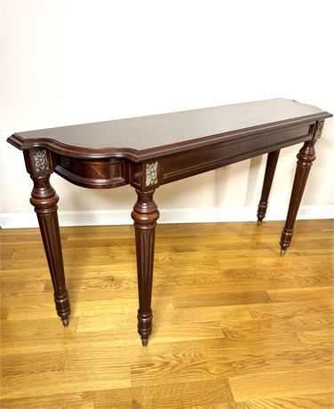 The Bombay Company Mahogany Finish Entry Table