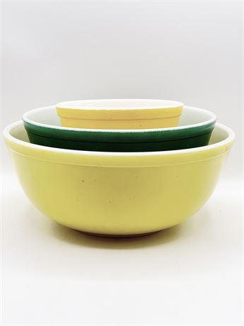 PYREX ~ Mixing Bowls Set Of 3