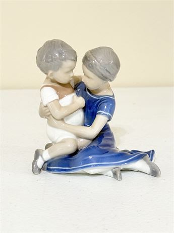 BING & GRONDAHL ~ “Brother & Sister Love” ~ #1568 Porcelain Figurine