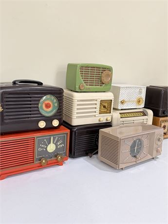 10 Assorted Vtg Radios ~ Non-Working