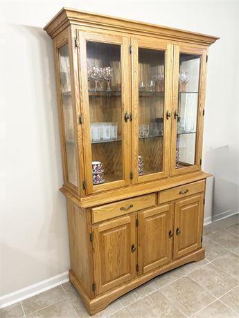 Handmade Amish Solid Wood Lighted China Cabinet/Hutch